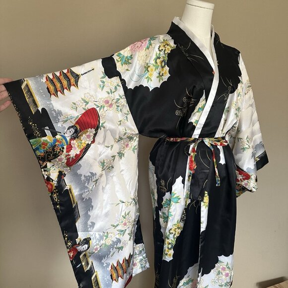 Shanghai Soho One Size Satin Kimono Robe Belted Geisha Floral Japan Asia Hollywo - Picture 8 of 8